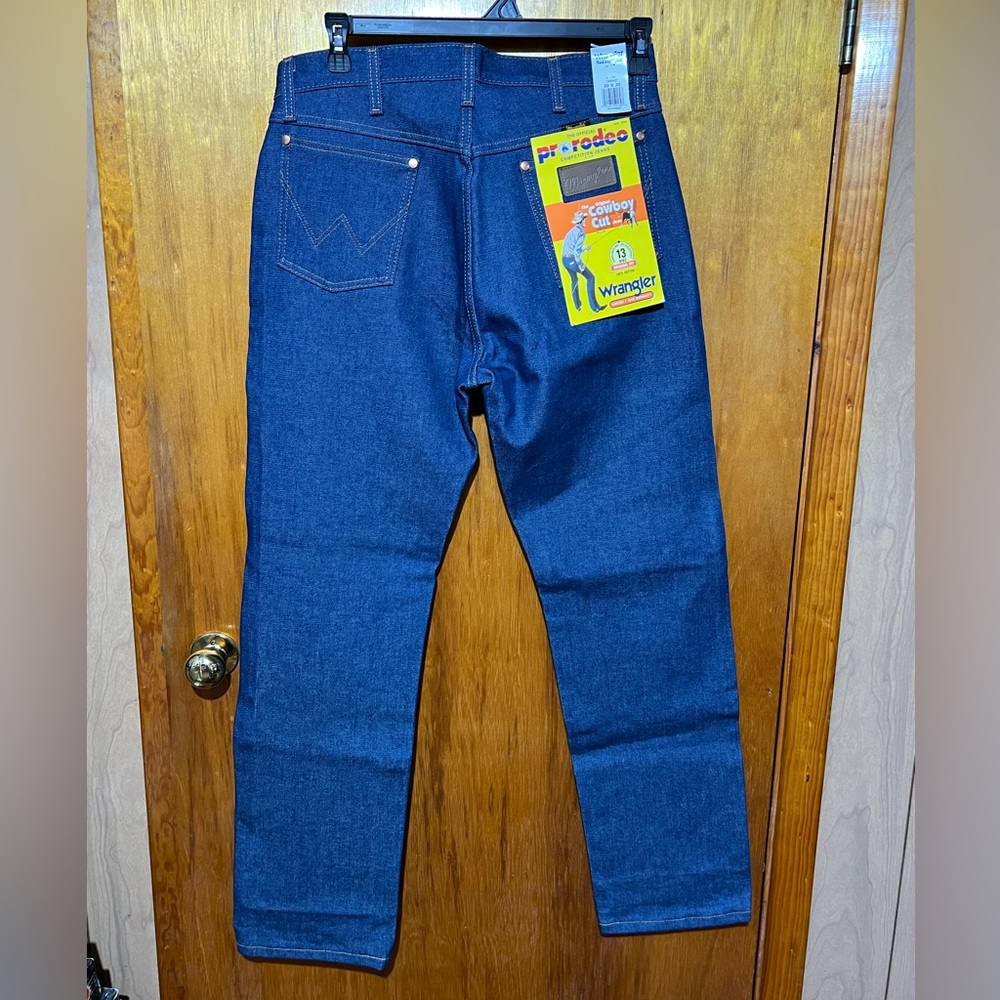 NWT Wrangler Cowboy Cut Jeans Original Fit Size 33x32” Official PR Rodeo Jeans